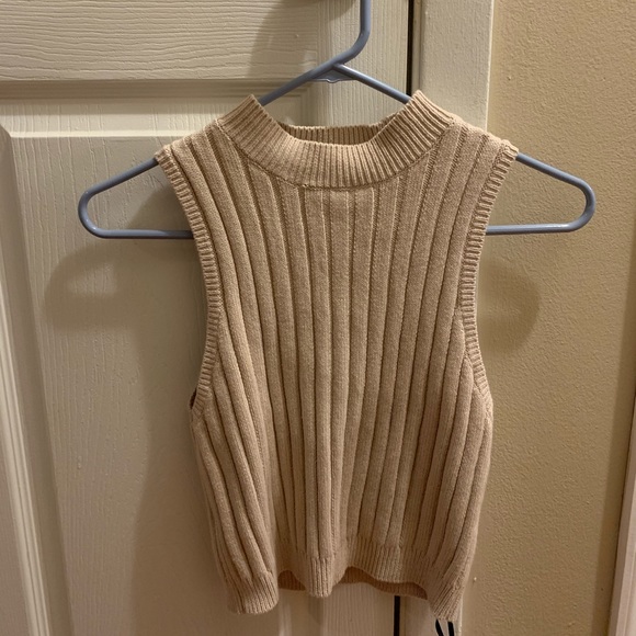 Tight Sweater Vest - Picture 1 of 3